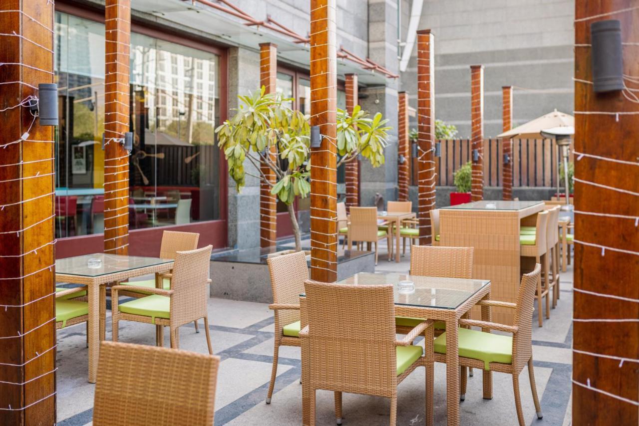 Отель Ibis Gurgaon Golf Course Road - An Accor Brand Экстерьер фото