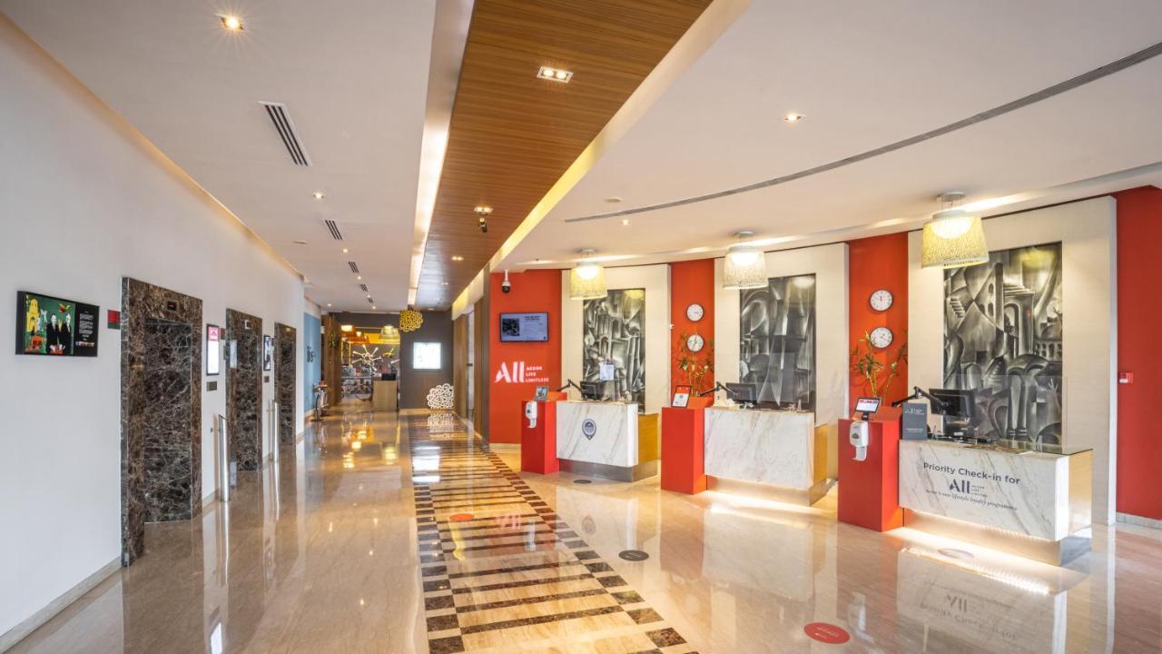 Отель Ibis Gurgaon Golf Course Road - An Accor Brand Экстерьер фото