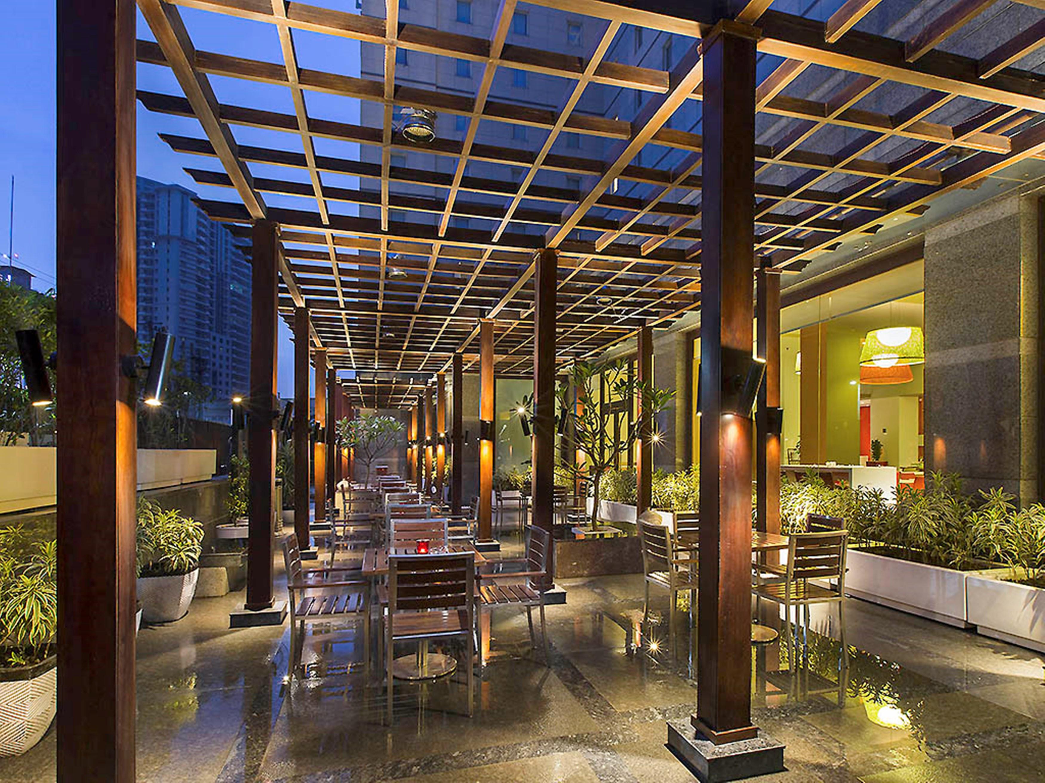 Отель Ibis Gurgaon Golf Course Road - An Accor Brand Экстерьер фото