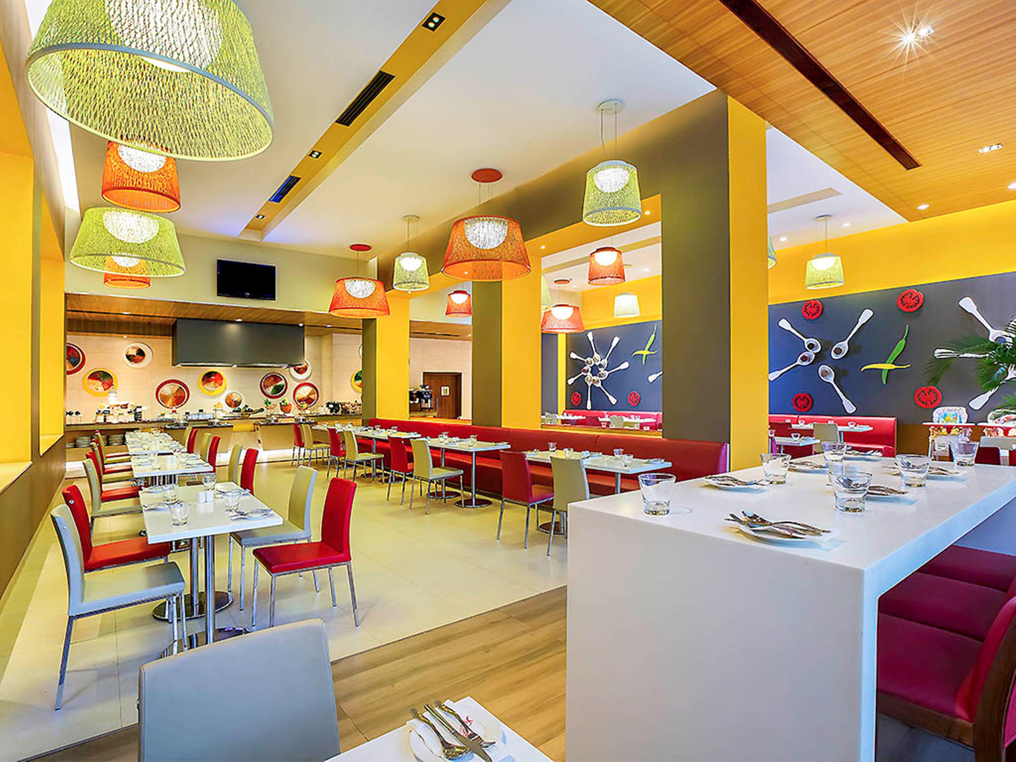 Отель Ibis Gurgaon Golf Course Road - An Accor Brand Экстерьер фото