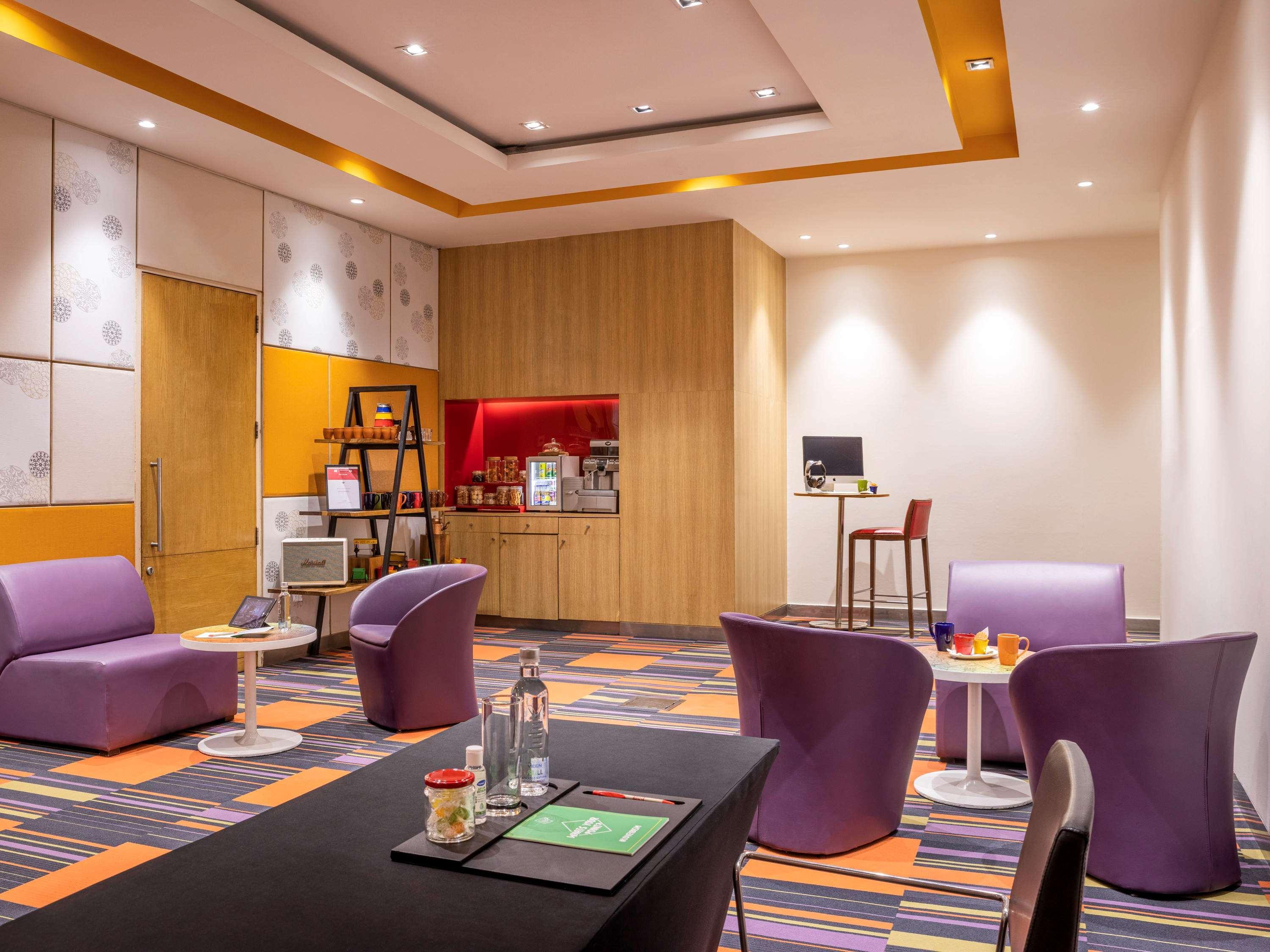 Отель Ibis Gurgaon Golf Course Road - An Accor Brand Экстерьер фото