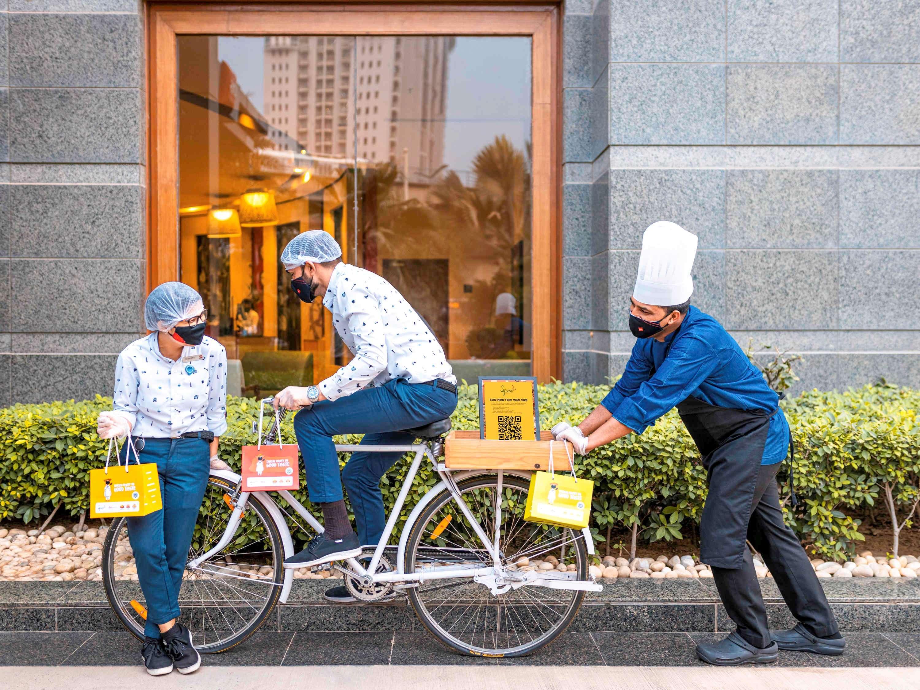 Отель Ibis Gurgaon Golf Course Road - An Accor Brand Экстерьер фото